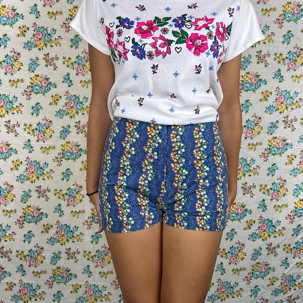 Vintage 70s floral hot shorts size 2